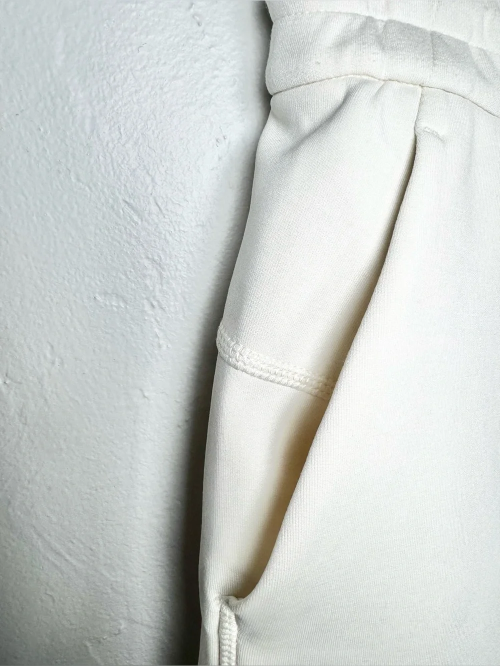 Lululemon Softstreme Bone High Rise Shorts 4”